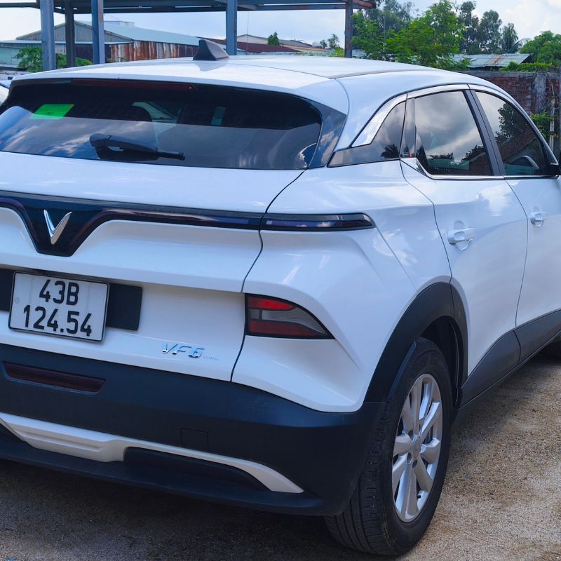 VF6s - Đuôi xe